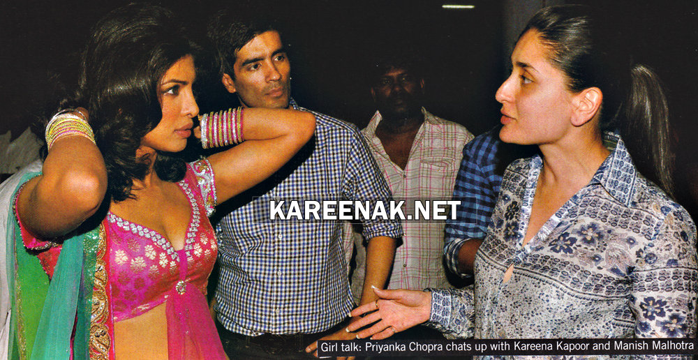  - Kareena Kapoor Spotted With Shahid Kapoor, Priyanka chopra At Backstage Of Filmfare Awards