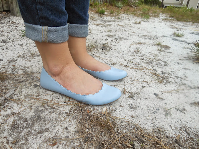 Capsule Wardrobe Outfit #4: Pink and Cinderella Blue. Bright pink tee, adorable scarf, scalloped Cinderella blue flats, skinny jeans. #BowsandClothes #outfit #cinderella