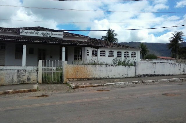 Hospital abandonado ao nada