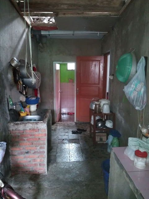 Kamar mandi dan Dapur - Jual Over Kredit Rumah KPR Subsidi di Kuningan, Jawa Barat