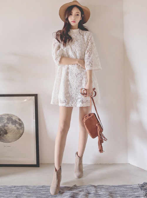 Tom & Rabbit Floral Lace Dress