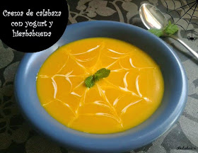 Crema de Calabaza con Yogurt y Hierbabuena