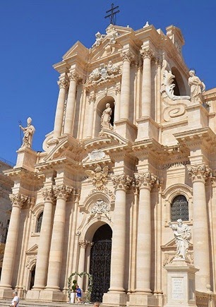 700x1000-Siracusa-Duomo-20140604_Torild-Egge_7512