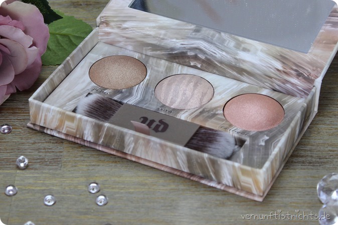 Urban Decay UD Naked Illuminated Trio pyrite oasis twilight highlighter blush palette make up beauty review swatch swatches tragebild blog kosmetik douglas haul einkauf artist mac benefit highend 1