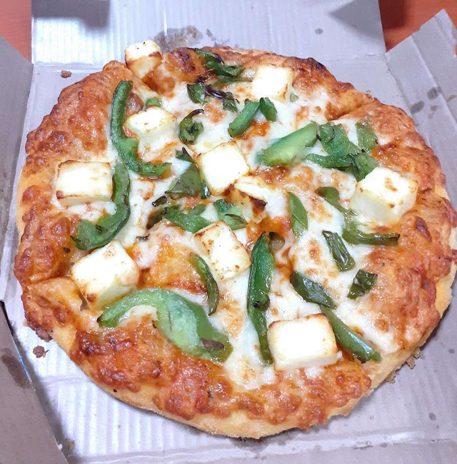 Paneer Makhni Pizza - Dominos Style Recipe