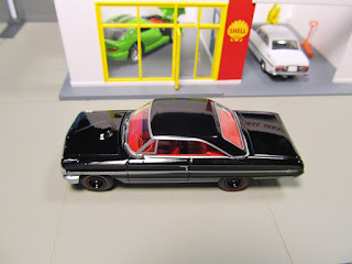 Auto World  64 Ford Galaxie 500 XL