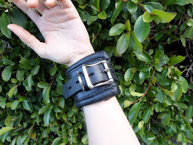 Oh Glow Blog MEO Berlin lockable wrist restraints cuffs bdsm South Africa review