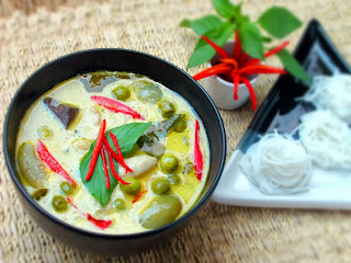 Kang Keaw Wan Kai (Green Chicken Curry)