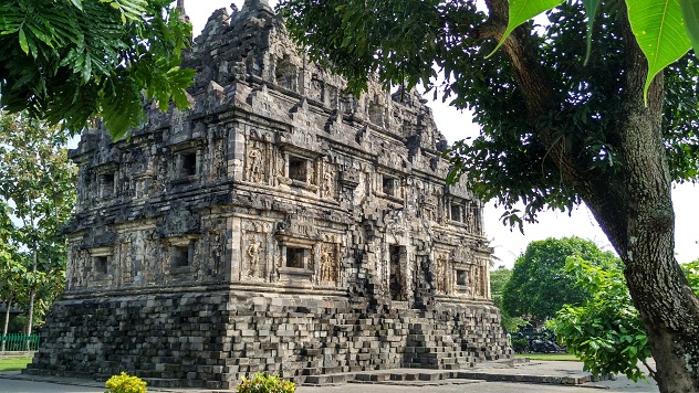 Candi sari sleman yogyakarta