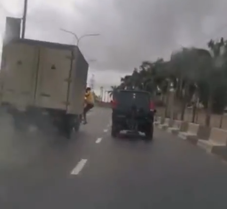 Watch Risky Moment A LASTMA Official Falls Off a Speeding  Truck While Trying To Arrest The Driver (Video)