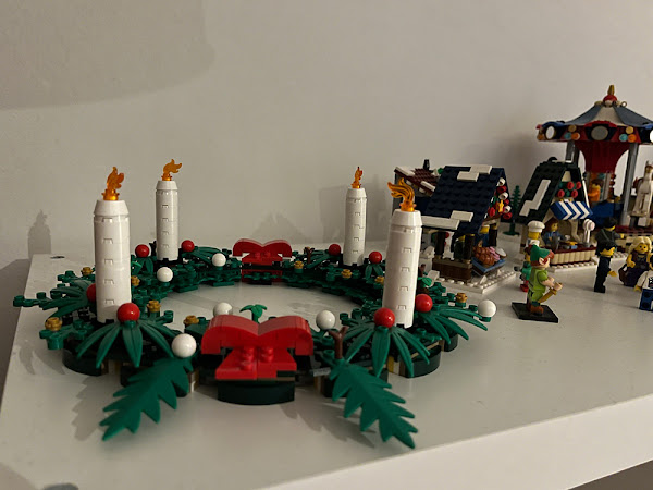 Coroa de Advento de Lego com Vila de Natal de Lego