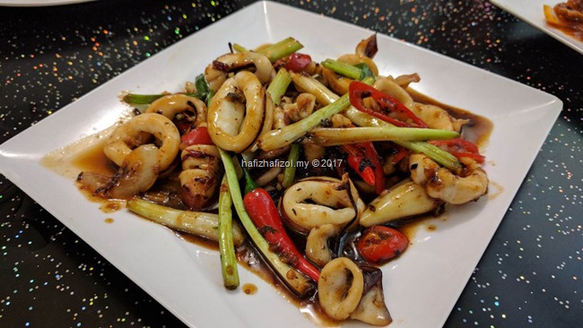 sotong masak merah halal amin vietnam