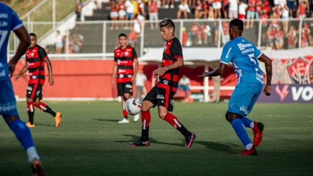 Rodrigão desencanta, e Vitória vence o Paysandu na estreia da 2ª fase da Série C
