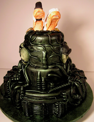 Best wedding cake I've ever seen Via Neatorama made by Jet City 