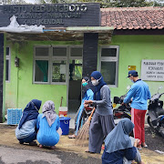 Mahasiswa KKN-MMK Gizi UIN Walisongo Semarang Kerja Bakti Bersihkan Puskesmas Di Dusun Biting Limbangan