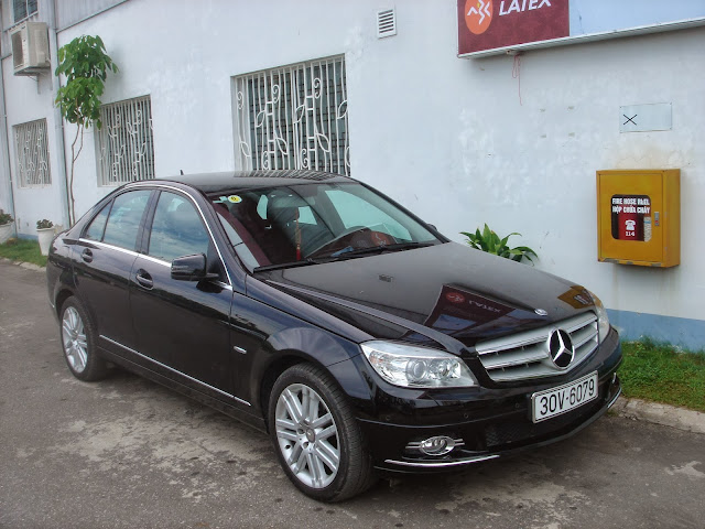 Cho thuê xe 4 chỗ Mercedes C200 hạng sang