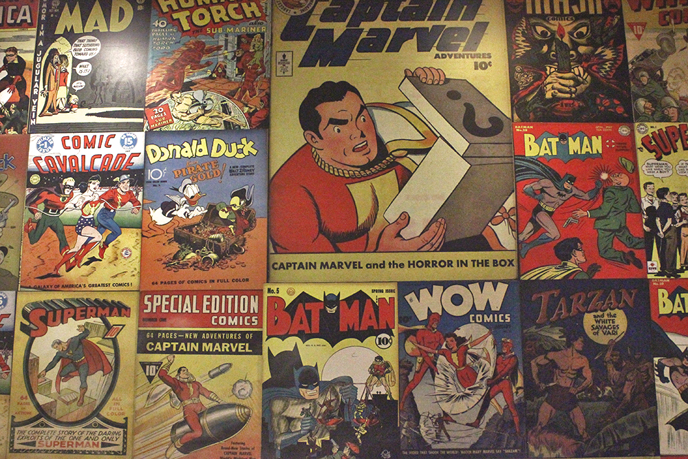 parede capa quadrinhos antigos