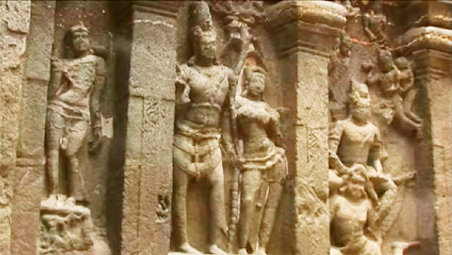 एलोरा की गुफाएं (Ellora Caves)