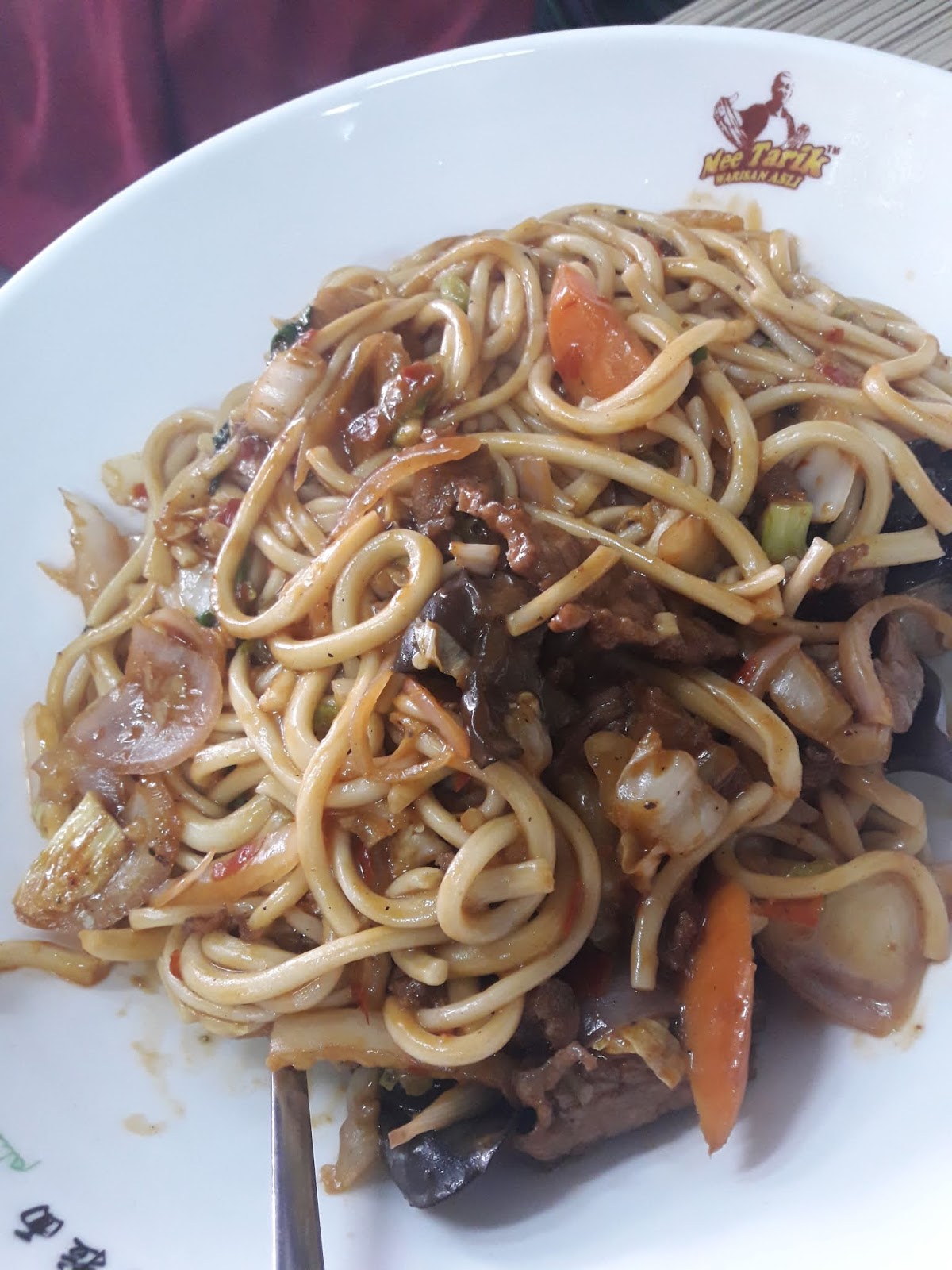 Salrini's Sweet, Sour And Spicy Notes: REVIEW : MEE TARIK 