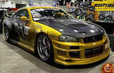 Nissan Skyline Custom Carbon Hood