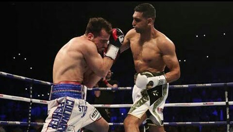 Amir Khan KOs lo Greco