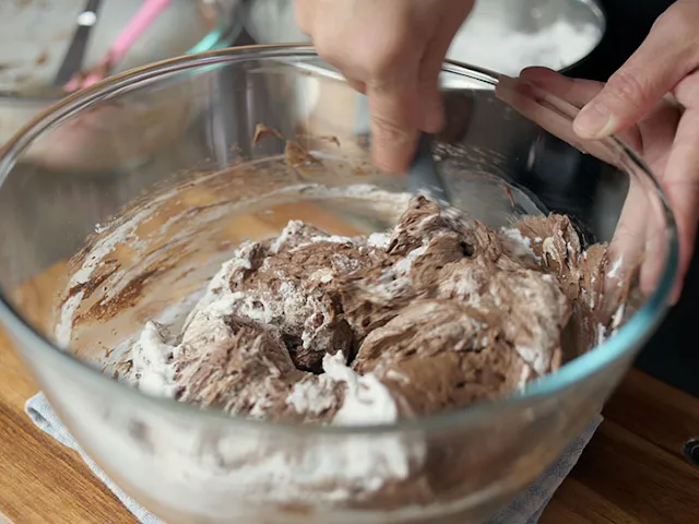 add meringue into the chocolate-cream mix