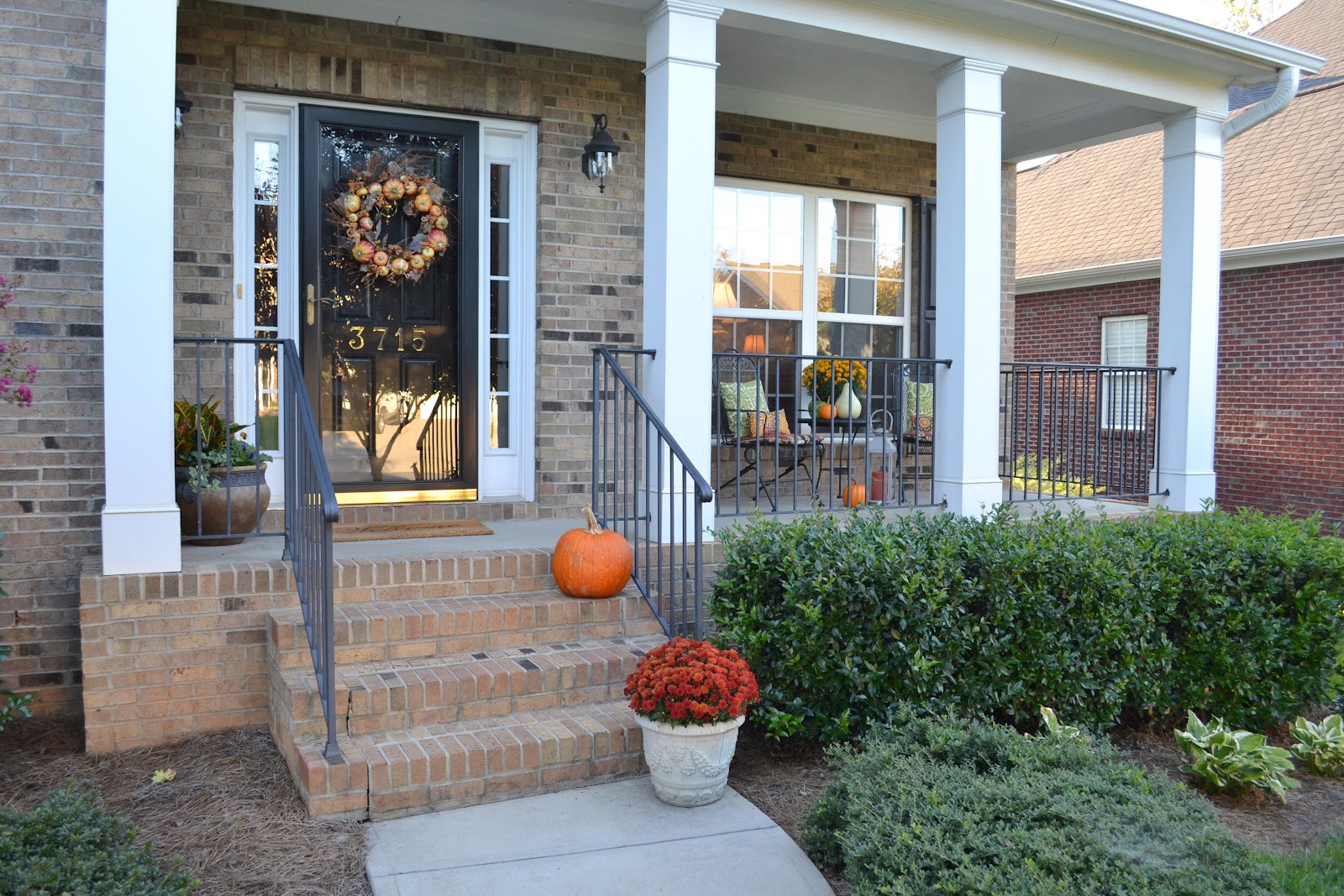 Worthing Court: Fall Outdoor Decor