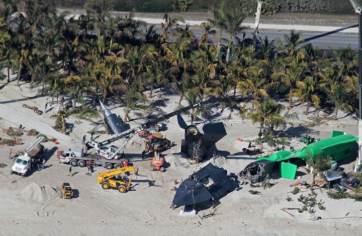 We get a glimpse of the Blackbird the XMen's jet on this new set picture