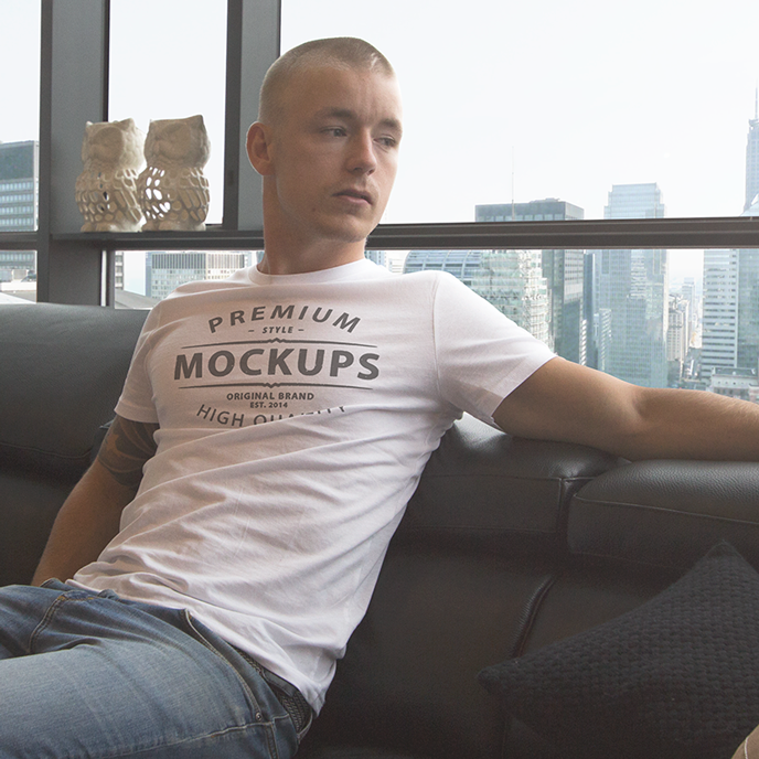 Men�s T-Shirt MockUp PSD