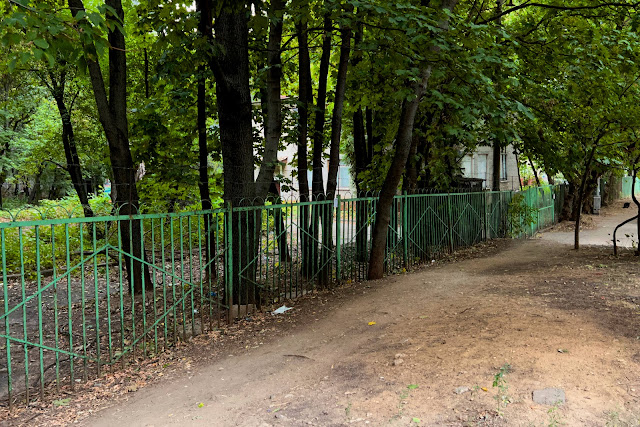 улица Кутузова, дворы, бывший детский сад