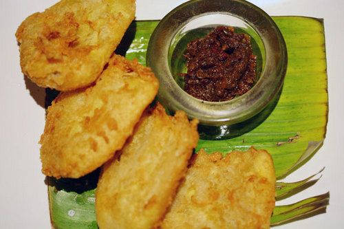 Saat Pisang Goreng Dan Sambal Terasi Berpadu Perjalanan Makna