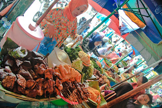 Penjual makanan di sekitar Pasar Beringharjo