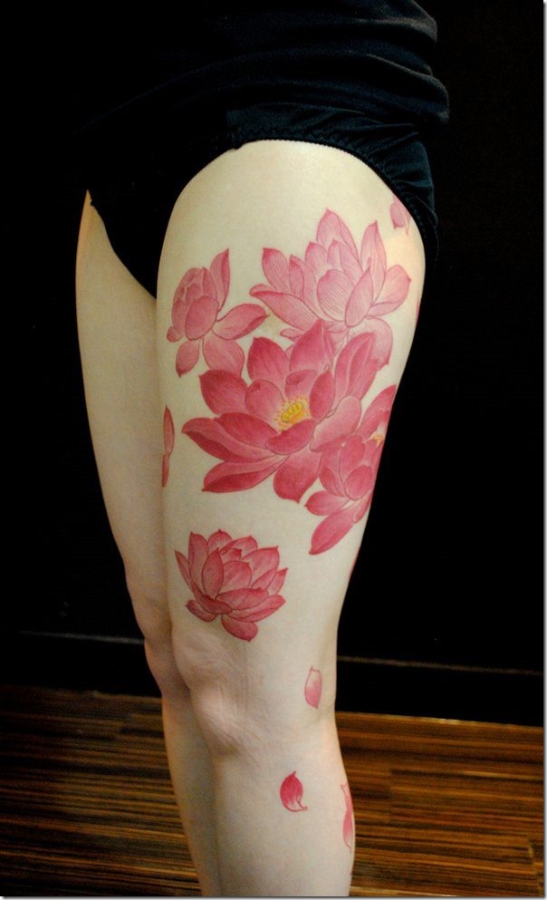 red_lotus_tatouage_cuisse