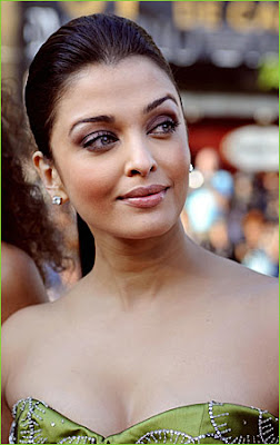 actress, Aishwarya Rai, bollywood, Sexy Stills Indian Sexy Actress Aishwarya Rai Hot cleavage show pictures