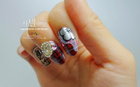 checkered nail art