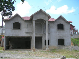 concrete Honduran house under construction