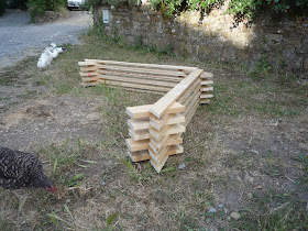 Make a cheap but robust pallet wood greenhouse