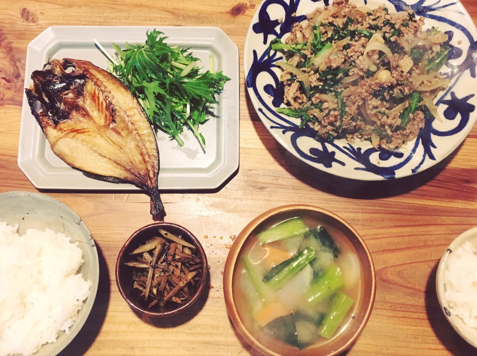 節約しつつ魚も摂りたい そんな時は干物です 貧乏夫婦の節約料理画像 夫婦二人食費2万円 節約はしても体に優しく美味しいレシピをご紹介するブログ 節約しつつ魚も摂りたい そんな時は干物です 貧乏夫婦の節約料理画像 夫婦二人食費2万円 節約はしても体に優しく美味しいレシピをご紹介するブログ