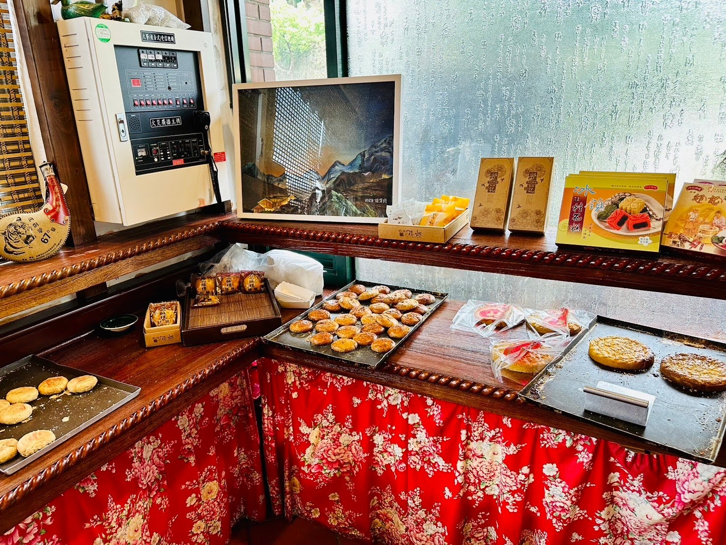 新竹香山景觀餐廳 客家肉餅、中式糕餅的客家合菜聚餐，竹南科學園區美食推薦 邱記麻糬