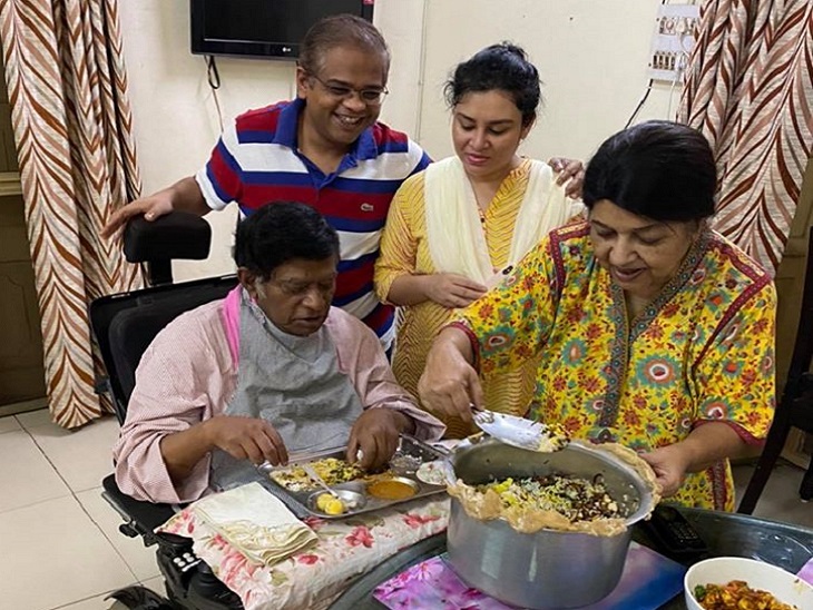 A few days ago, Ajit Jogi's wife Renu Jogi made food with his own hands, the picture then went viral on social media.
