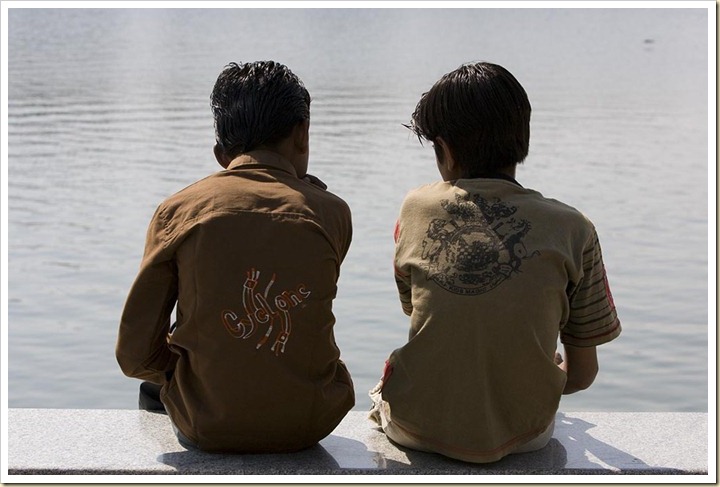 FriendsInNeed