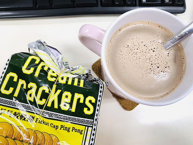 Biskut lemak bersama milo