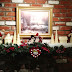 CHRISTMAS WREATH AND MANTLE