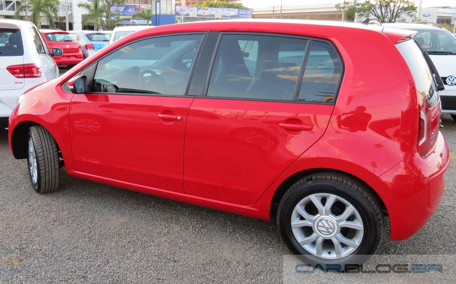 Volkswagen up! High up! vermelho