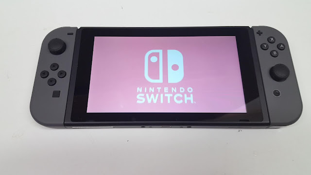 Abrindo Nintendo Switch 