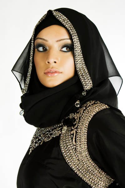 Emoo Fashion: Saudi Burqa Designs 2012 Latest Abaya Trend
