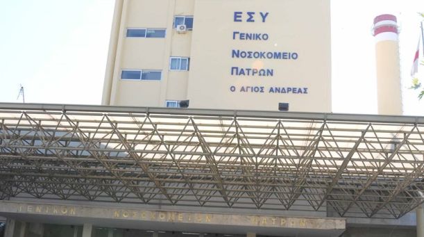 Ανατριχιαστικό συμβάν στη Πάτρα: Γυναίκες κατήγγειλαν ότι φίδι τους δάγκωσε μέσα στη θάλασσα!