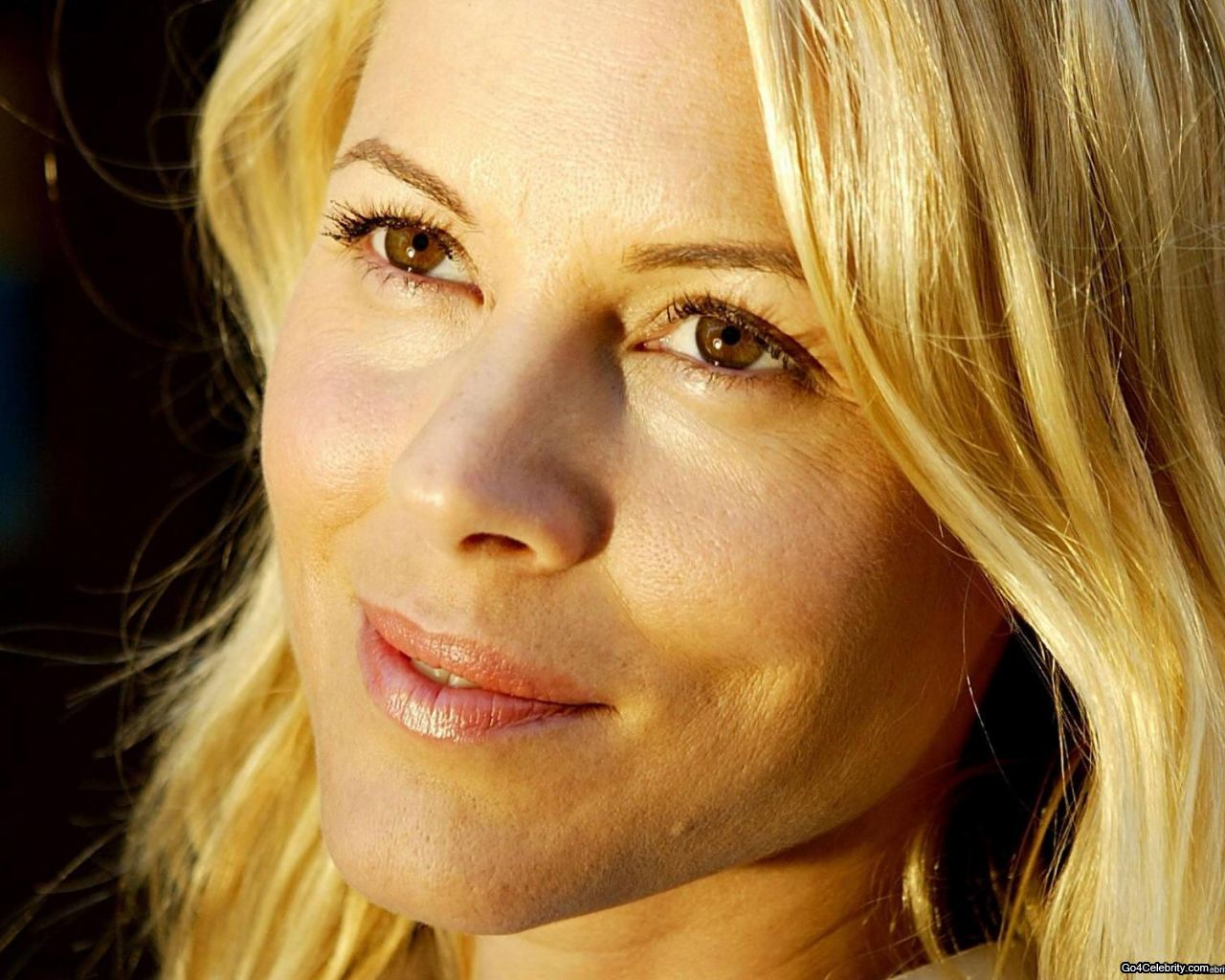 MARIA BELLO | FULL HD WALLPAPERS