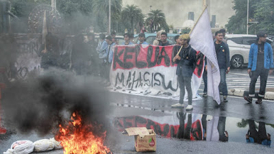 Berita Foto: Aksi Demonstrasi Mahasiswa UIN Gunung Jati Bandung di Jakarta