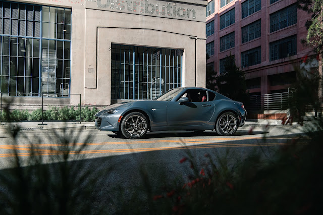 2021 Mazda MX-5 Miata RF | Image: Mazda